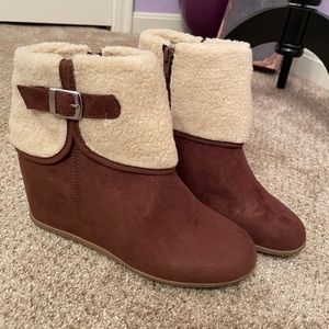 Avon Cushion Walk Hidden Heel Boots